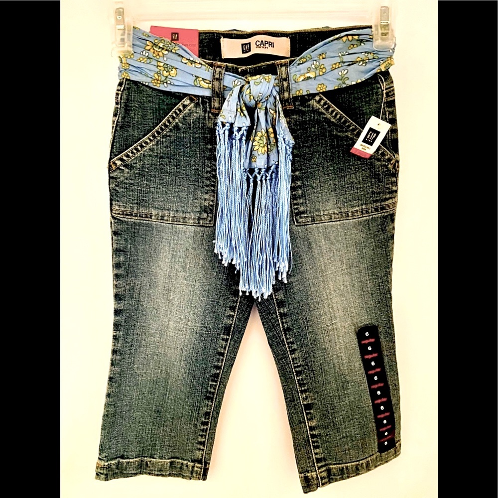 BNWT Gap Kids Denim Stretch Capri with Floral Fabric Belt - SIZE 6 REGULAR